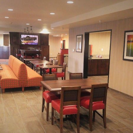 Inn At Hunters Run Watford City Екстериор снимка