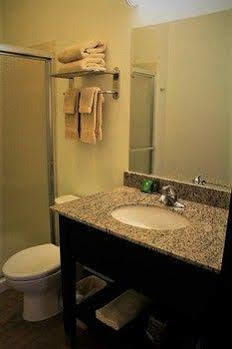 Inn At Hunters Run Watford City Екстериор снимка