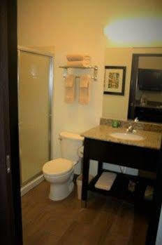Inn At Hunters Run Watford City Екстериор снимка
