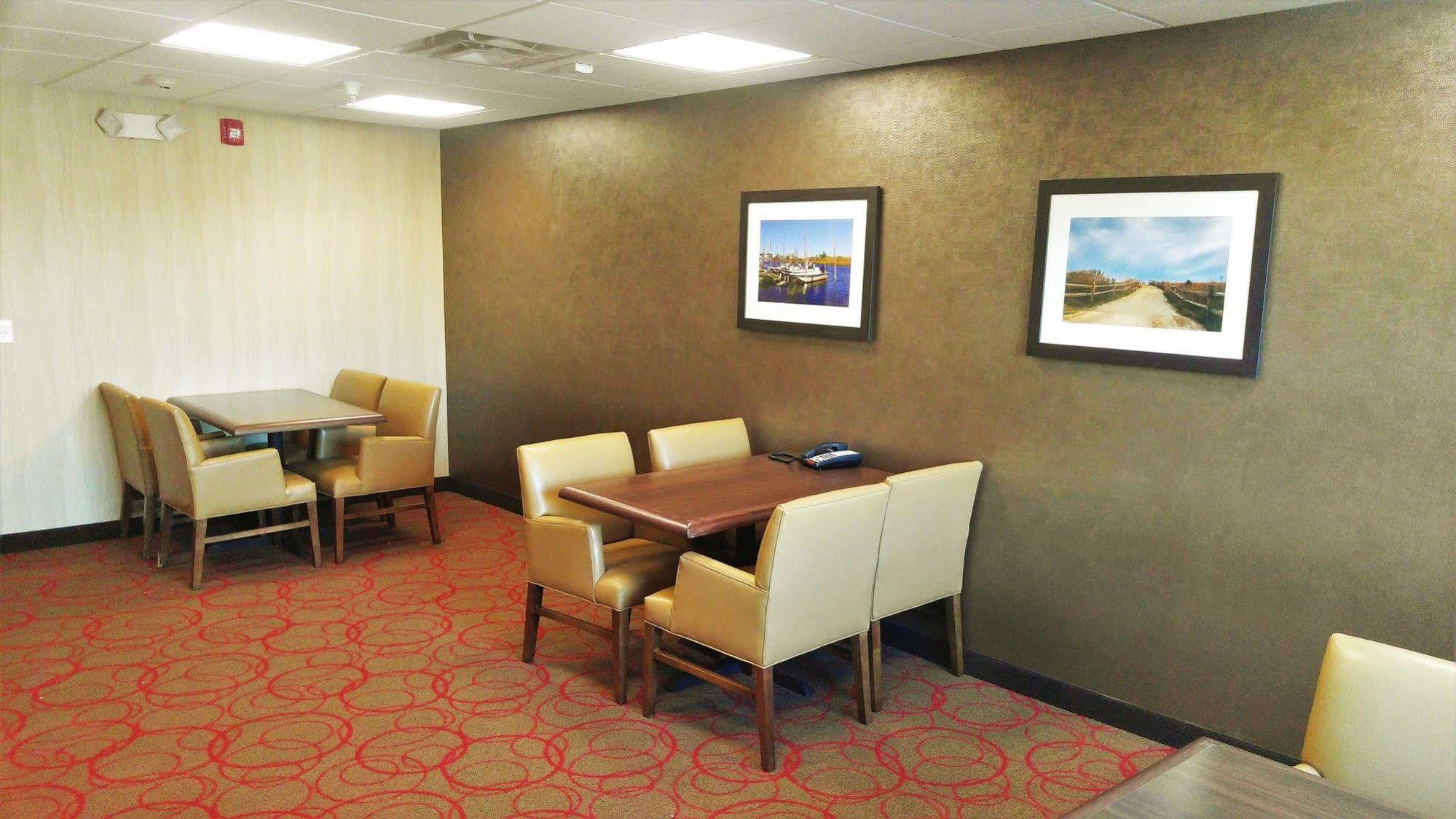 Inn At Hunters Run Watford City Екстериор снимка